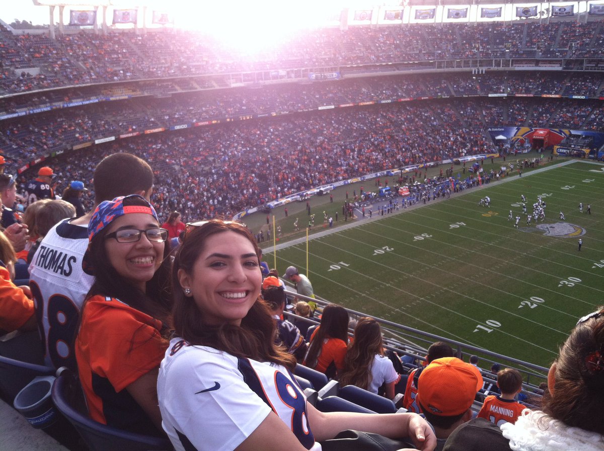alexaaalberta's tweet photo. yaaaaay #MNF #throwback https://t.co/46pkXVaJHZ