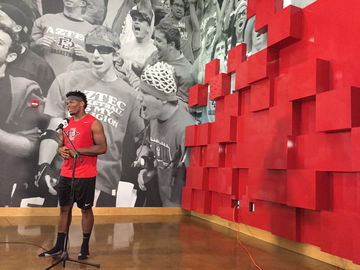 AztecFB's tweet image. Full media contingent for the Walter Camp FBS National Player of the Week. #OneCityOneTeam #Win22