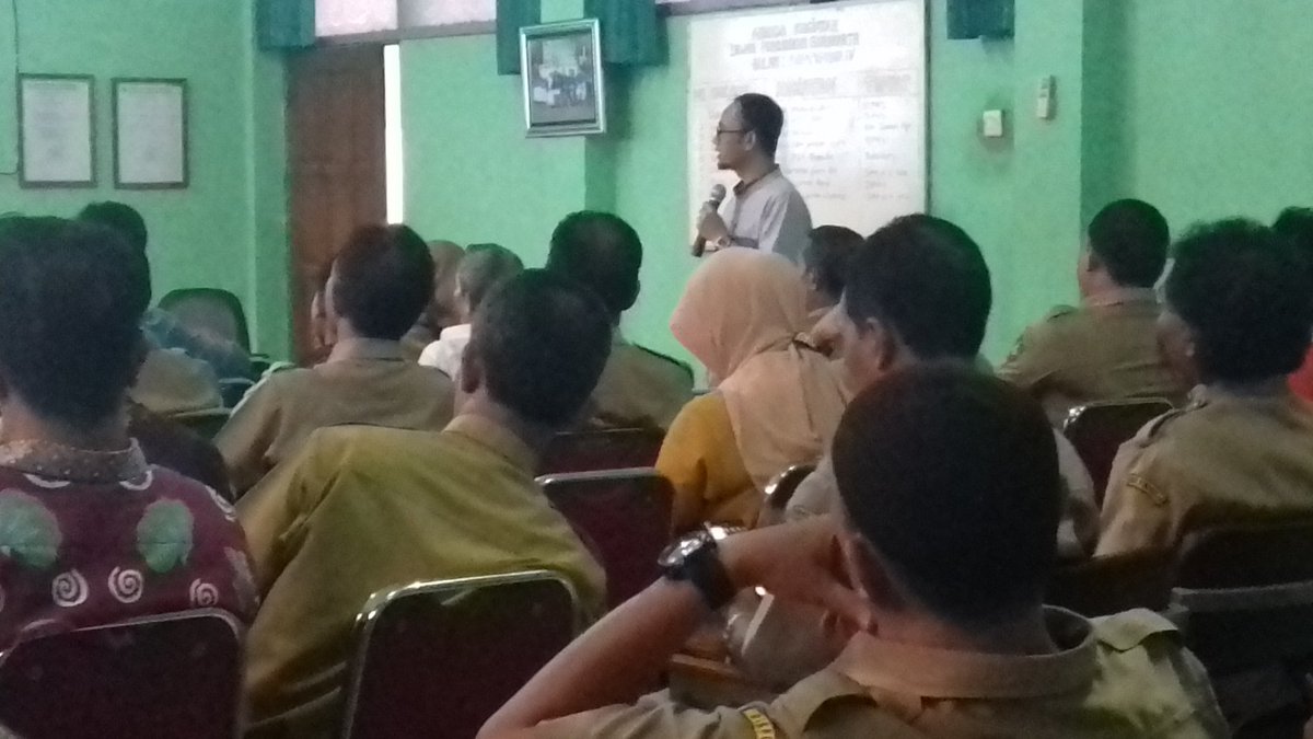 IwanSetiyoko's tweet photo. #DiskusiPendidikan 
Belum semua komite sekolah punya kapasitas yg cukup dlam menggalang sumberdaya, khususnya dari eksternal. ~Kangsure YSKK https://t.co/wwyaNsmtP9