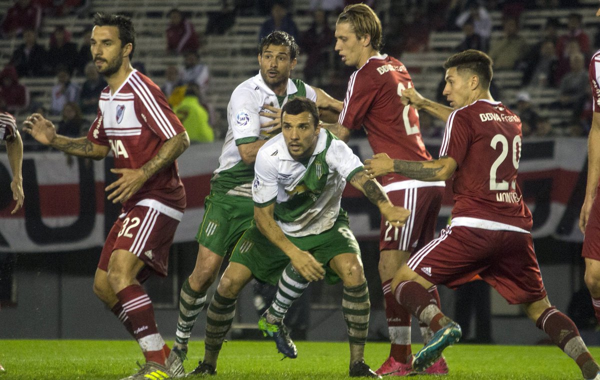 SurDeportivo's tweet photo. #FútbolDePrimera: así les fue a los del sur:
#Lanús 0-1 #Boca
#River 3-1 #Banfield
#DefensayJusticia 1-0 #Estudiantes
#Racing 4-1 #Temperley https://t.co/2ksLqNqeye