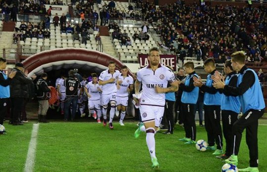 SurDeportivo's tweet photo. #FútbolDePrimera: así les fue a los del sur:
#Lanús 0-1 #Boca
#River 3-1 #Banfield
#DefensayJusticia 1-0 #Estudiantes
#Racing 4-1 #Temperley https://t.co/2ksLqNqeye