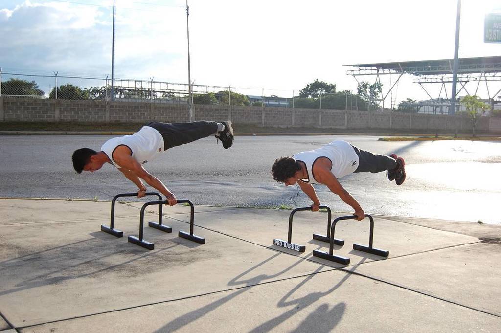 PROBARRAS's tweet photo. ✈️✈️. Mini Paralela Portátil 3008PB.
----------
ProBarras Estructuras Deportivas.
-
#ProBarras #PB #ProBarras_Ed  … https://t.co/C4ZeXqXbsT https://t.co/SfnjlSS4Eh