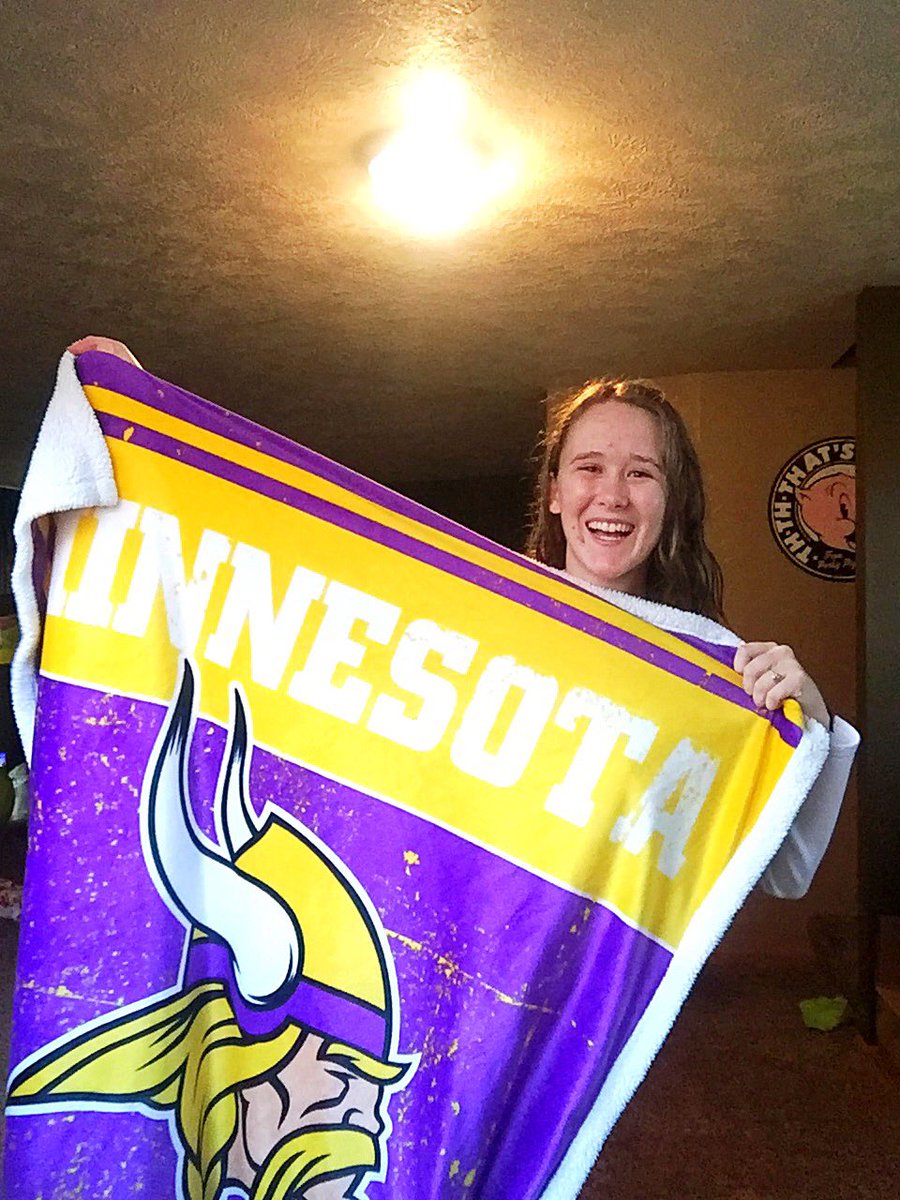 MadisenKoster's tweet photo. Was the Vikings littlest fan when I was 2, now I'm #VikingsBiggestFan #USBankSweepstakes https://t.co/8LTYF4KULQ