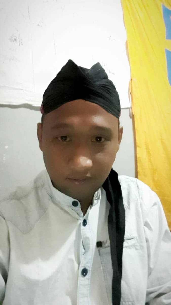 rois_reza's tweet photo. Selalu Men-Jawa-Kan diri... 

Untuk tradisi yg dari sebelumku... https://t.co/kpIOSGchFS