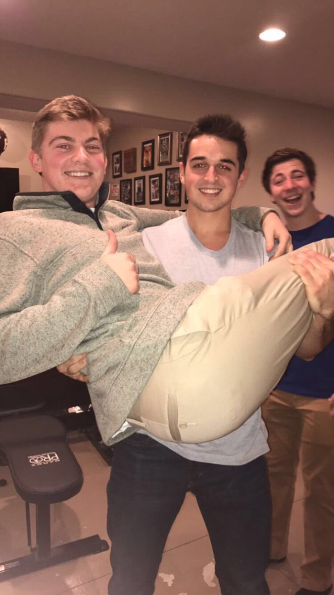 _beneficial_'s tweet photo. Happy birthday big dyl... @__Dthomp you're in the background of the second pic https://t.co/LBSj8Mo2rb