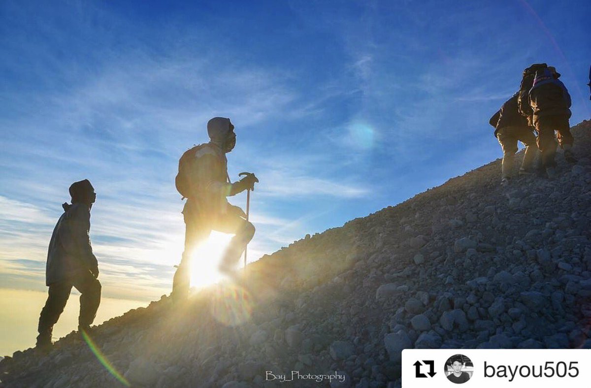 EquityLifeInd's tweet photo. Beautiful sunset! Amazing pic, makasih udah ikutan #goodnessof30 ya! #giveawayEquity #untukmuIndonesia
#equity30 https://t.co/w9wm467UWa