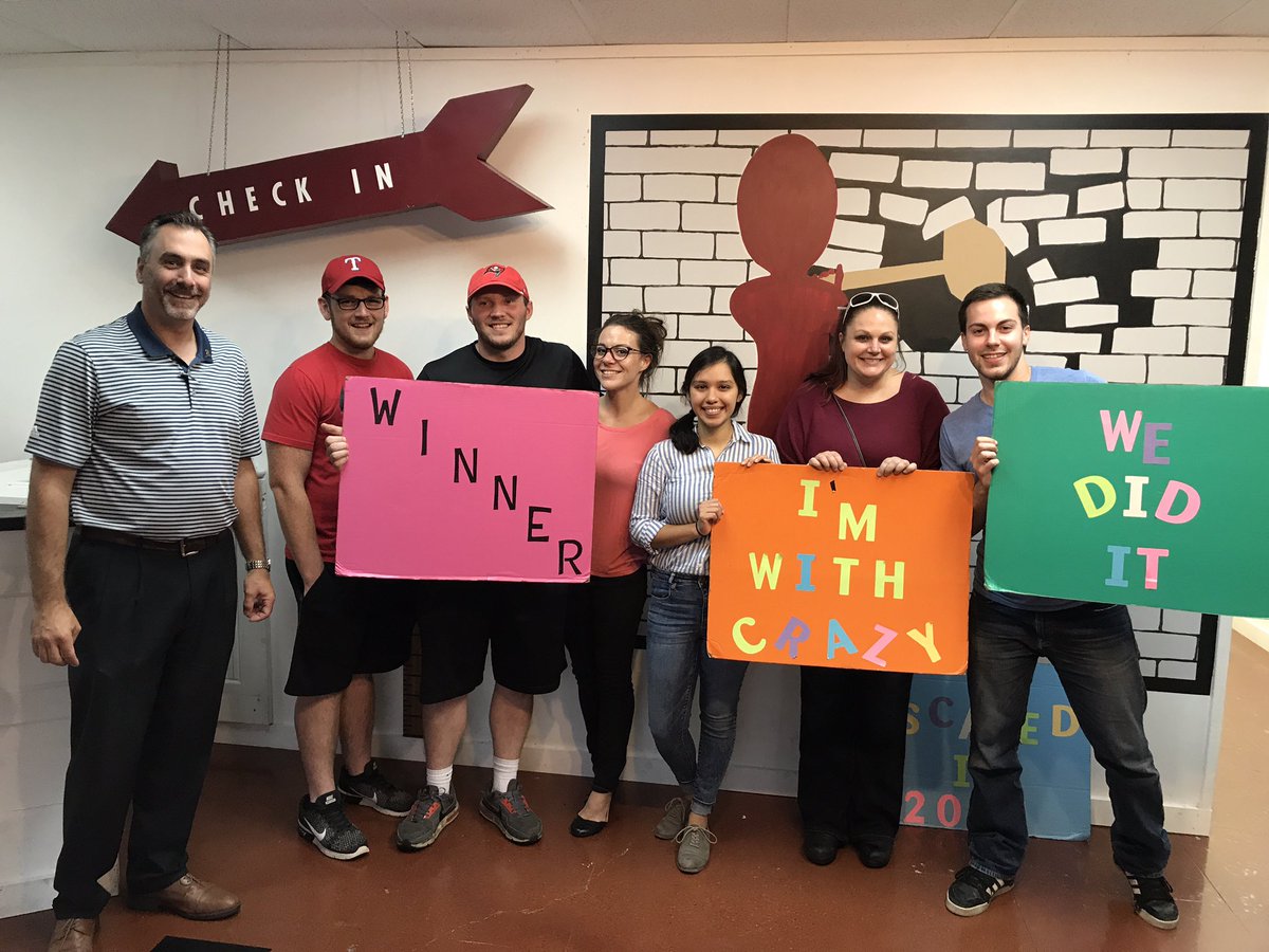 Prilwade's tweet photo. So proud of you guys, I #chilislove my team. Thank you @chilisdave for joining us. @AntwaniseJack @matthewsharp93 #trainerouting https://t.co/8ryvIJP0ZZ