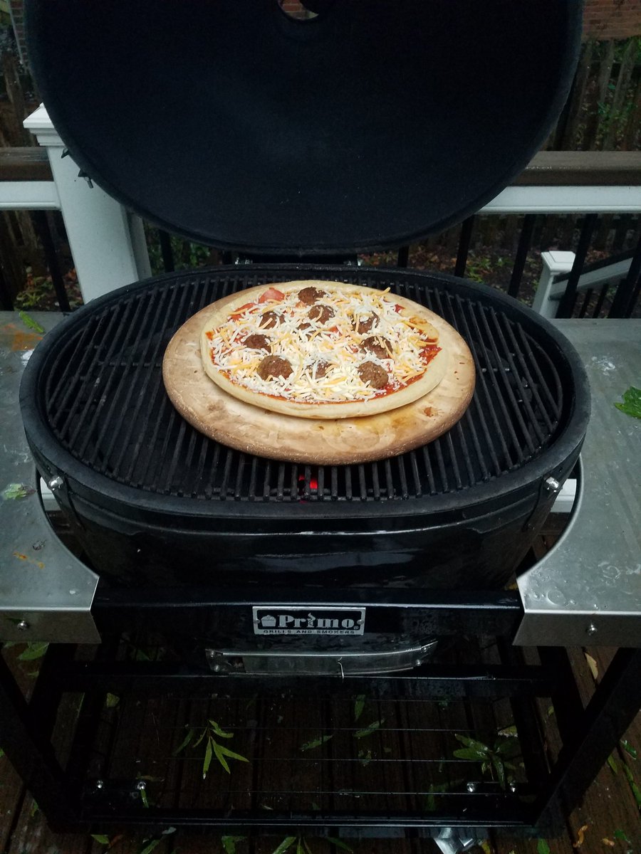 ThunderSnow11's tweet photo. Who needs power when you have Primo!!!! @officialprimo #PrimoTime #TropicalStormIrma #PizzaTime https://t.co/N7BrYA8imH
