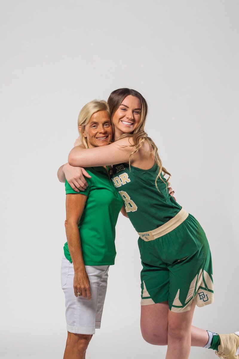 caitlin_bickle's tweet photo. C O M M I T T E D 💚🐻💛 https://t.co/tJ46li1Jxb