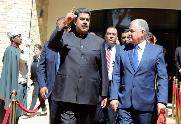 ConElMazoDando's tweet photo. Maduro: Existe un buen clima para la estabilización del mercado petrolero - https://t.co/R24wdJP9f3 https://t.co/gQdl9Tj9pg