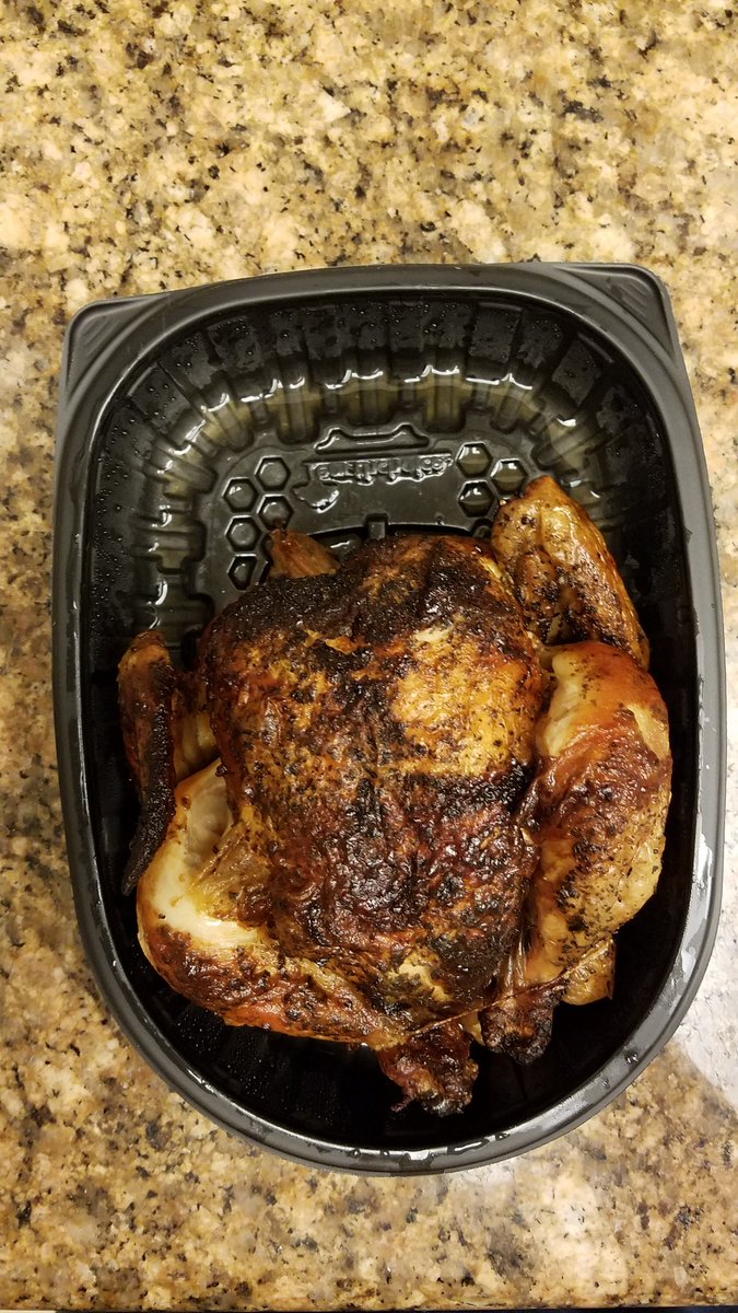 MenyaZovutTana's tweet photo. I love you, @HEB, but this is hardly a chicken and not worth $6.99! #BudgetCutbacks https://t.co/X7IQUywWpG