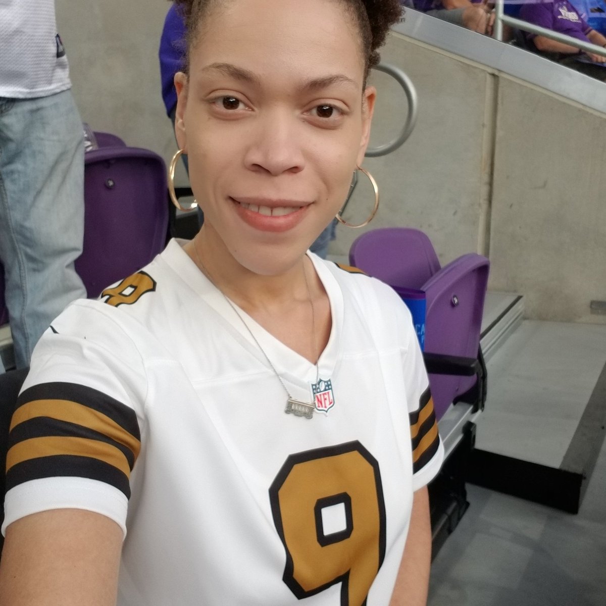 pinkivy504's tweet photo. In happier times, before the game started. At least I was cute ๐ #WhoDat #notagoodgame #stillhadfunthough https://t.co/KmrBNmzMi8