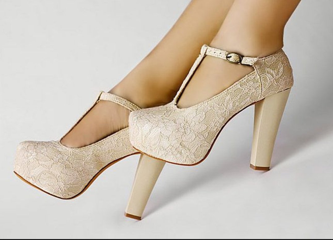 DCameronTM's tweet image. Dove's wedding attire.