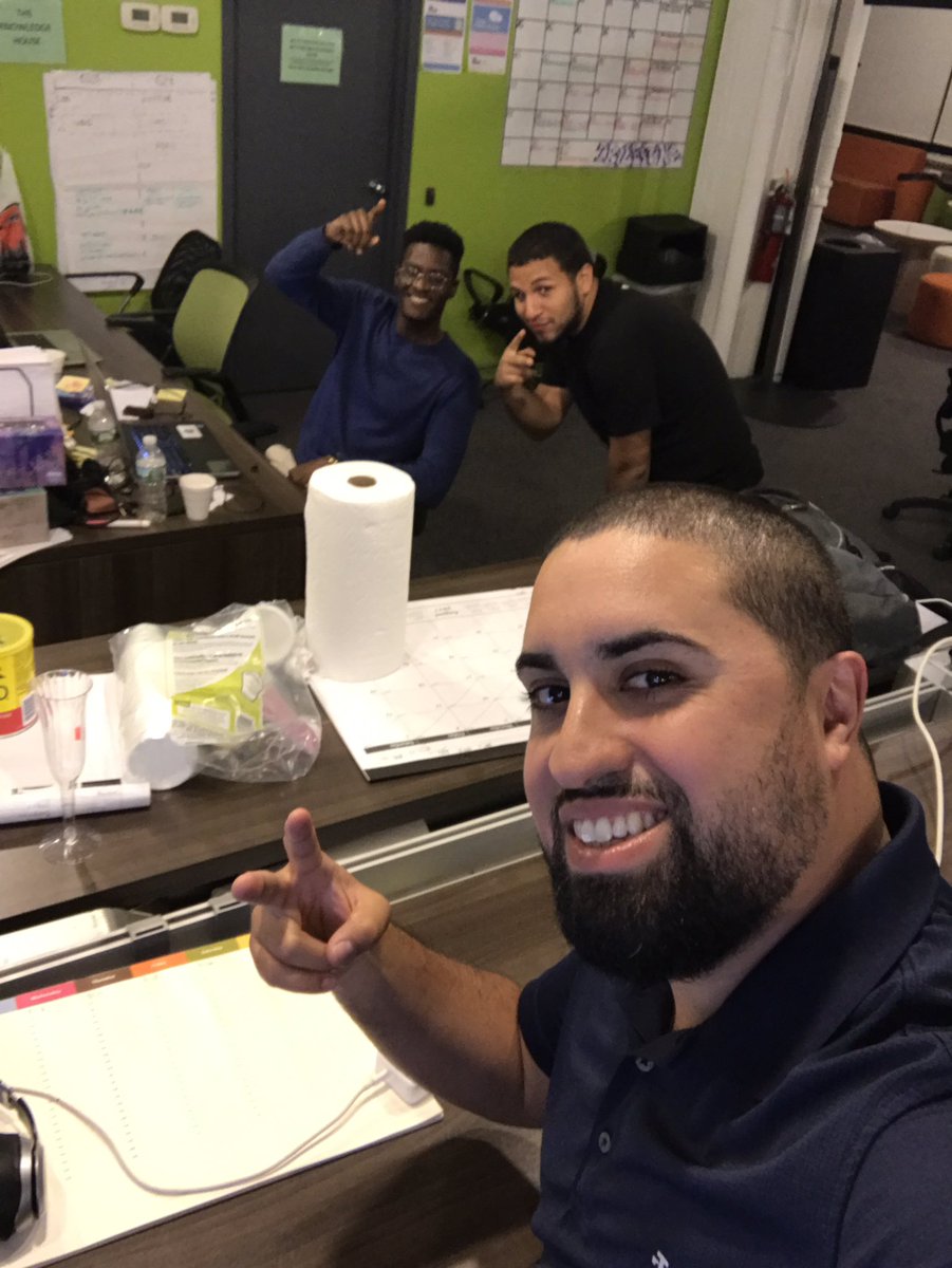 heriberto_codes's tweet photo. Putting in that extra work tonight @TheKnowledgeHou #instructorcrew #code #bronxtech https://t.co/Z8uTzffR2X
