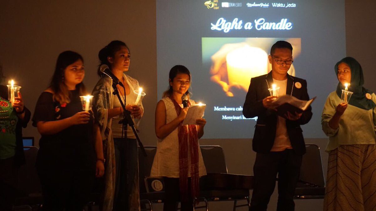 clarasiakiky's tweet photo. #lightacandle @IntoTheLightID #WorldSuicidePreventionDay . picture by @BoykeRionaldo https://t.co/osoHjIGOu4