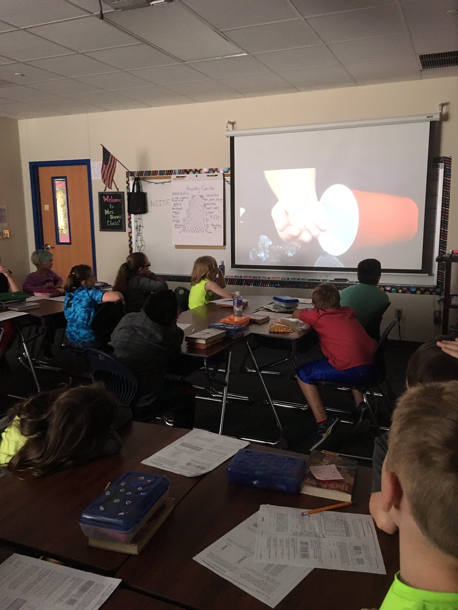 ames4unc's tweet image. Monday's science topic: states of matter! #solidliquidgas @STEMscopes #YESYoungsters @DISDYoung