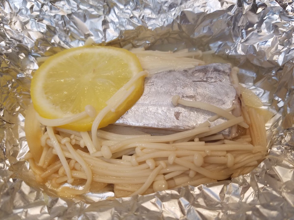Xanavy Ch 釣り飯 太刀魚のホイル焼き ヒレ骨を取ってからの 玉ねぎ 太刀魚 レモン バター 醤油をひと回し ヤバ旨し 太刀魚 ホイル焼き Xanavy Ch 釣り飯 太刀魚のホイル焼き ヒレ骨を取ってからの 玉ねぎ 太刀魚 レモン バター 醤油をひと回し ヤバ旨し 太刀魚 ホイル焼き