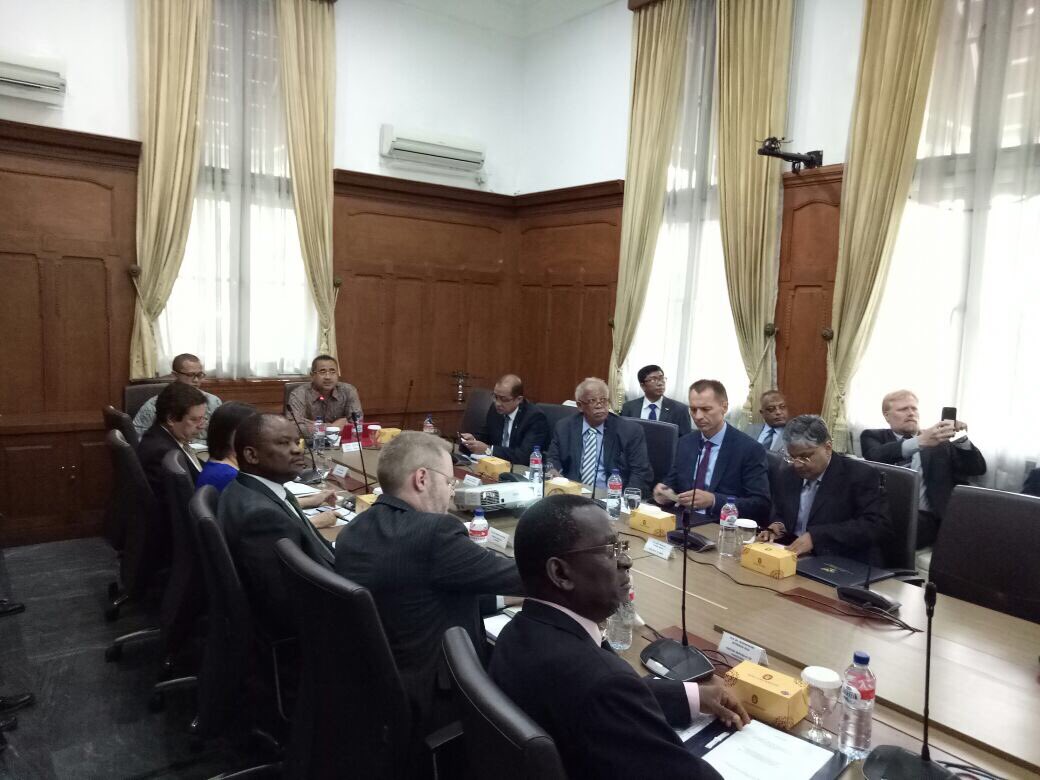 ProtokolKemluRI's tweet photo. Briefing from #DirectorofProtocol to 10 Ambassadors Designate for credential presentation to #PresidentJokoWidodo to be held on 12/09/17 https://t.co/B68e0yA2gR