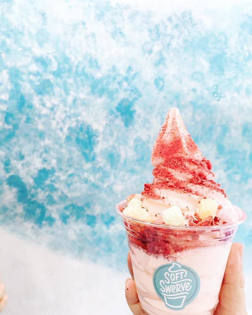 ❄️Frosty vibe ❄️
Lychee flavor with #mochi and dried strawberry toppings 
#photogenic food
.
.
.
.
.
#meatypaws #s… ift.tt/2jkKOAi