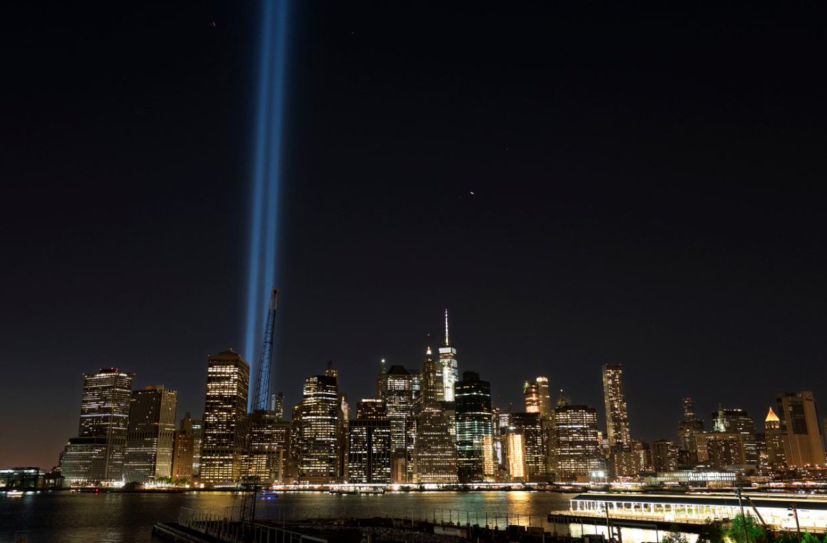 10TV's tweet photo. 9/11's "Tribute in Light" beams in NYC https://t.co/9FUgmzOEfM #10TV https://t.co/uEUbhroKRg