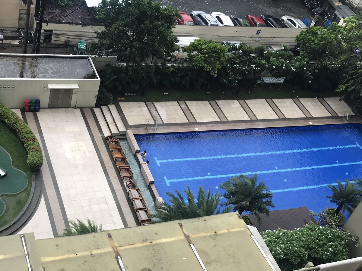 ako_PUKOY's tweet image. masarap sana magswim. 🏊🏻 but stiff upper back has visited me. again. #Spondylosis #BackProblem