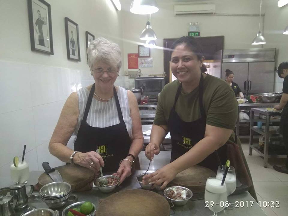 HanoiCooking's tweet photo. Western and Eastern together https://t.co/8vs7lfmUBv
