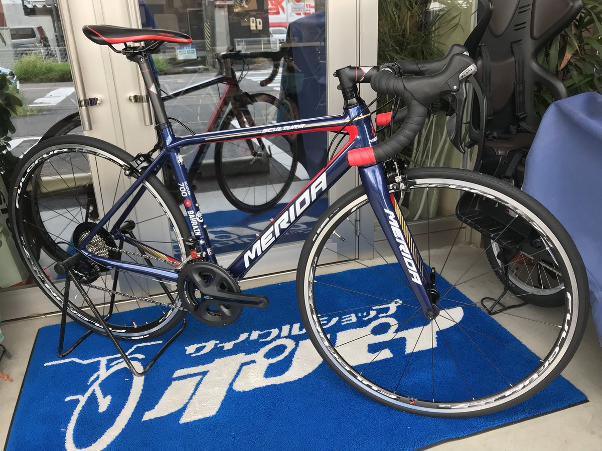 cspopeye's tweet photo. MERIDA SCULTURA 700 2018モデル入荷いたしました！人気のバーレーンメリダチームカラーです。
フル105(FDは新モデルFD-5810)、ホイールはRacing 7でこのプライス！！オススメの一台です。¥169,900+tax
#MERIDA https://t.co/4Oc4C7AHC1