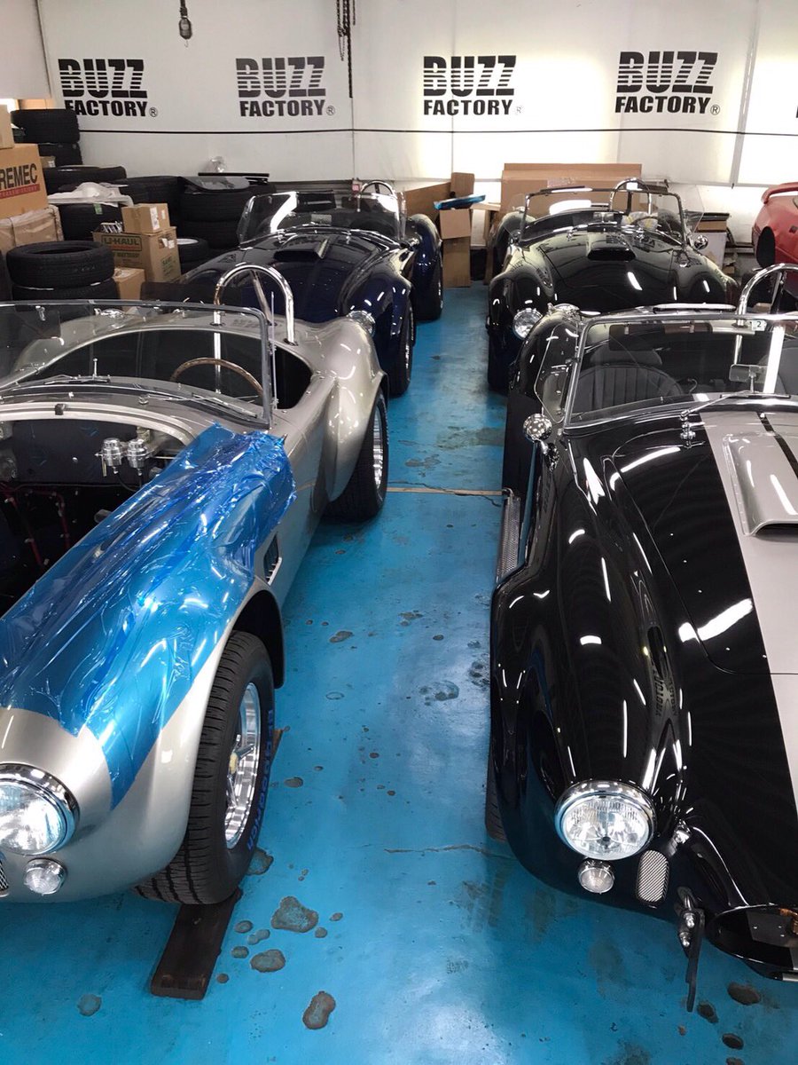 Buzz Gallery Tokyo 納車準備 整備 4台のコブラ 川越のファクトリーでご覧になれます シェルビーコブラ Shelbycobra スーパーカー アメ車