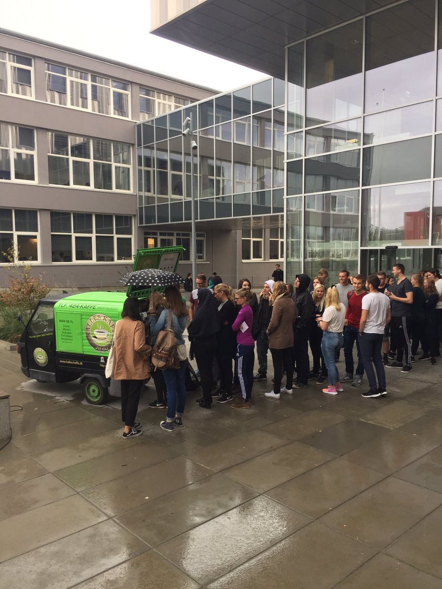 dittestr's tweet photo. Trods regnvejr er der stor interesse for kaffe, snak om uddkval og @akkreditering på EAL campus Odense https://t.co/VhODBX4Ww6