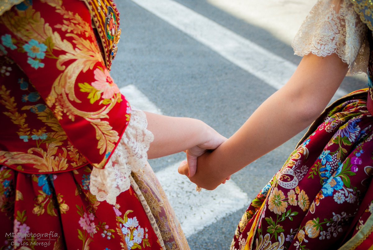 Pasión fallera #fallas #falleras #falla #fallera #fotografiafallera #valencia #valencianas #fotografia