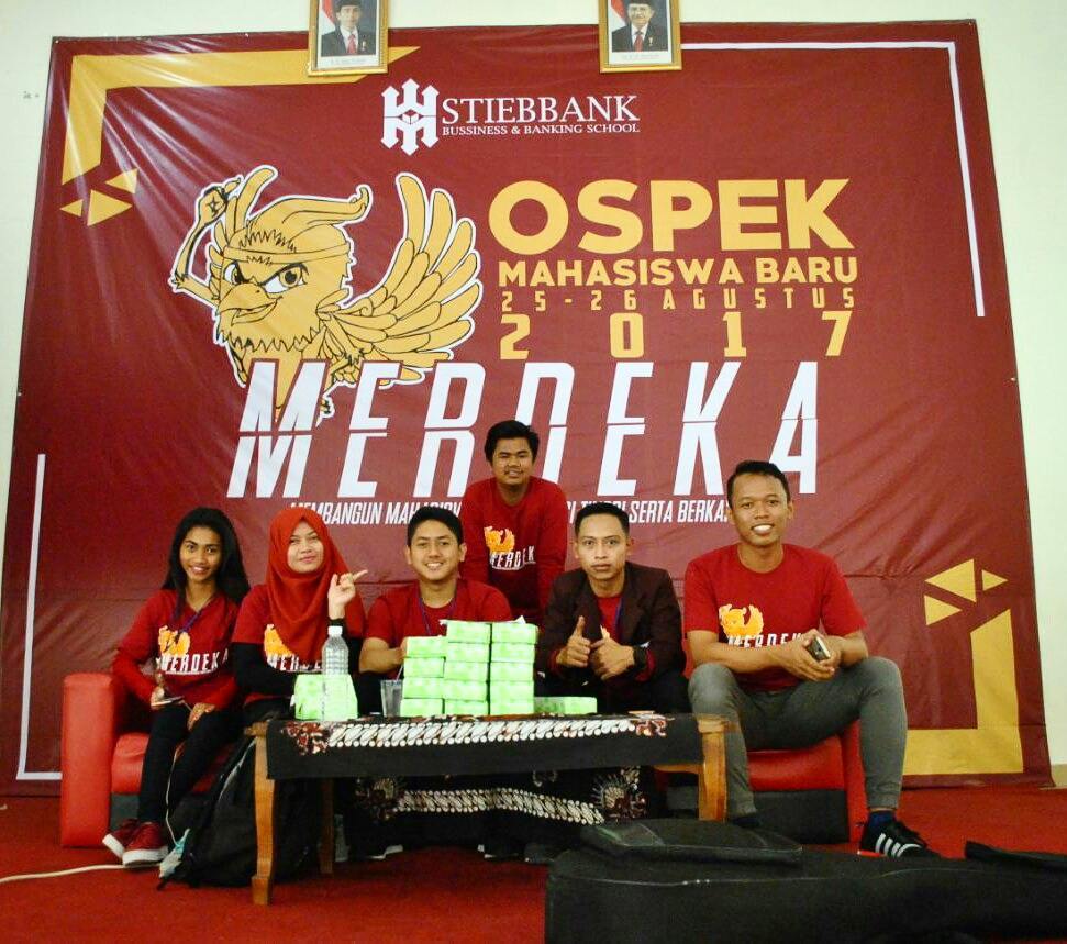 OSPEK  STIEBBANK 2017 – Berbasis Experiential Learning kampuspencetakpengusaha.com/artikel/ospek-…