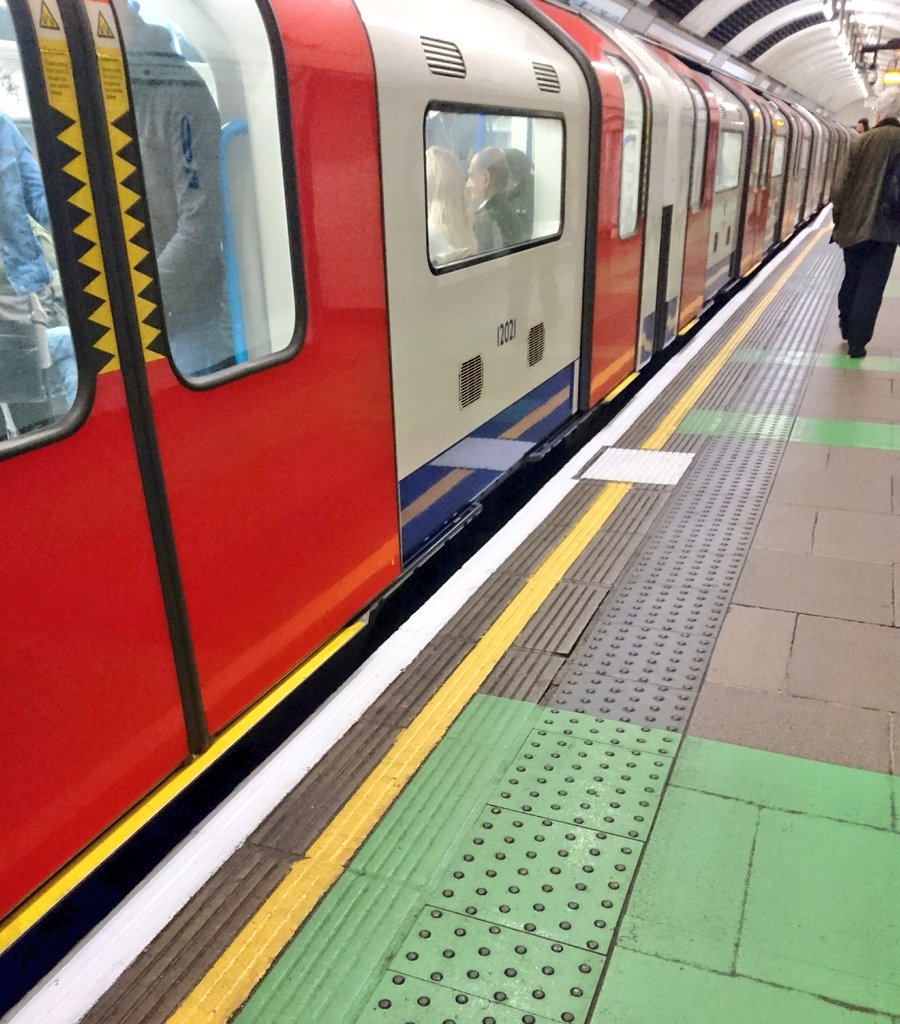 20yrs of personal tube platform expertise and competitive commuting advantage rendered useless by some green paint.
