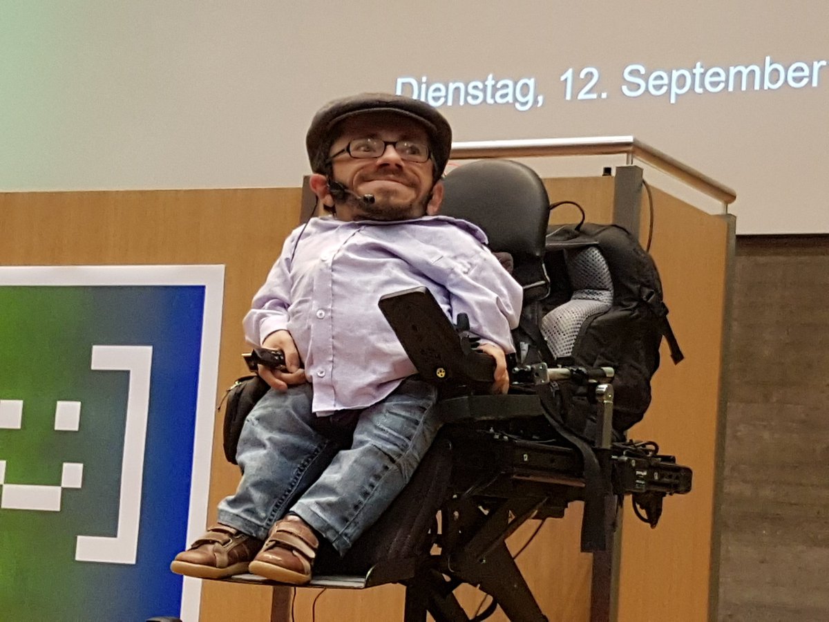tweeetStar's tweet photo. Raul Krauthausen unser eingeladener Sprecher für die German Usability Professsionals auf der MuC / UPA #muc2017 #upa2017 https://t.co/oDRyHjuZKw