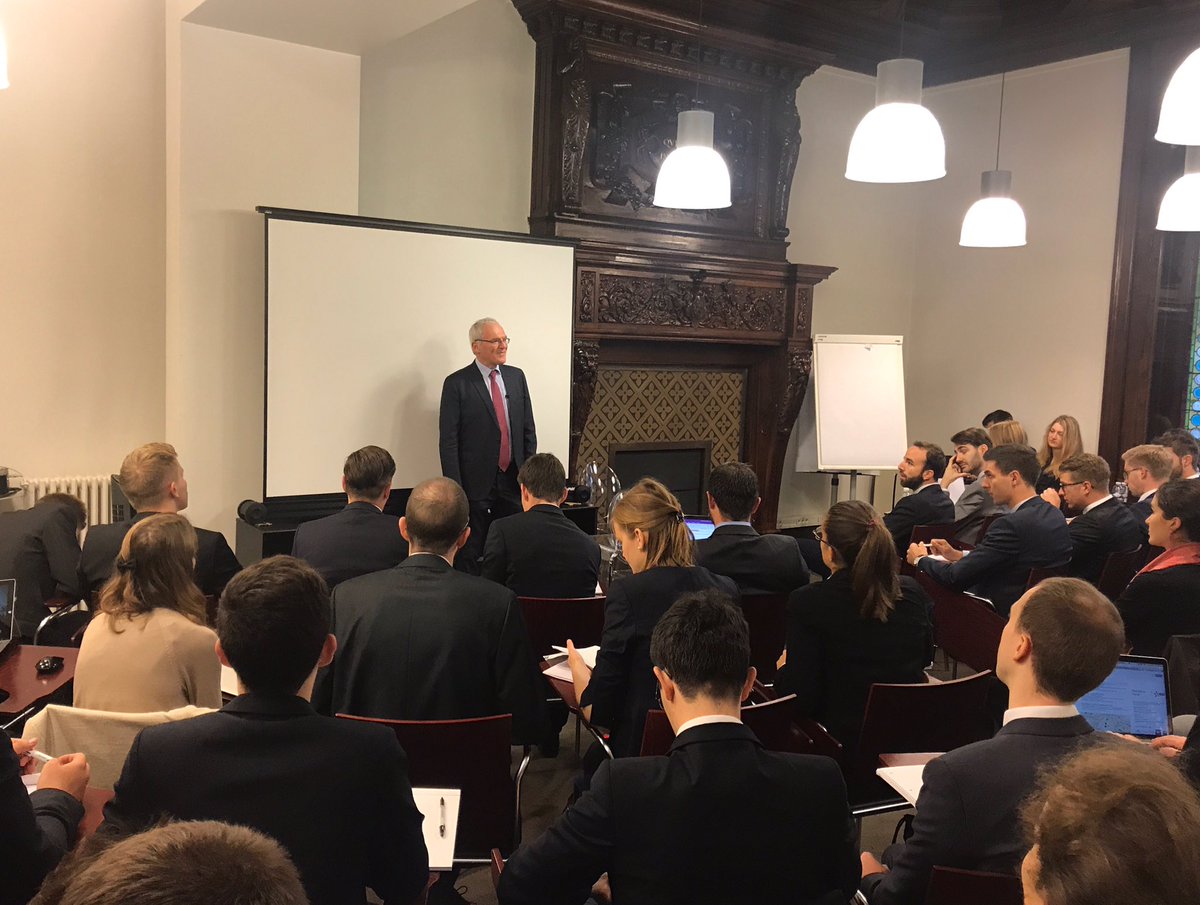 Avec les élèves du #CollègeDesIngénieurs pour échanger sur le rôle de l'#électricité bas carbone dans la #TransitionÉnergétique