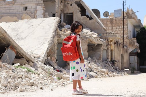 radekrzehak's tweet image. 7 years old Eiman goes back home after her first school day in #Aleppo. Supported by @UNICEFmena @UNICEF as part of #BacktoLearn campaign