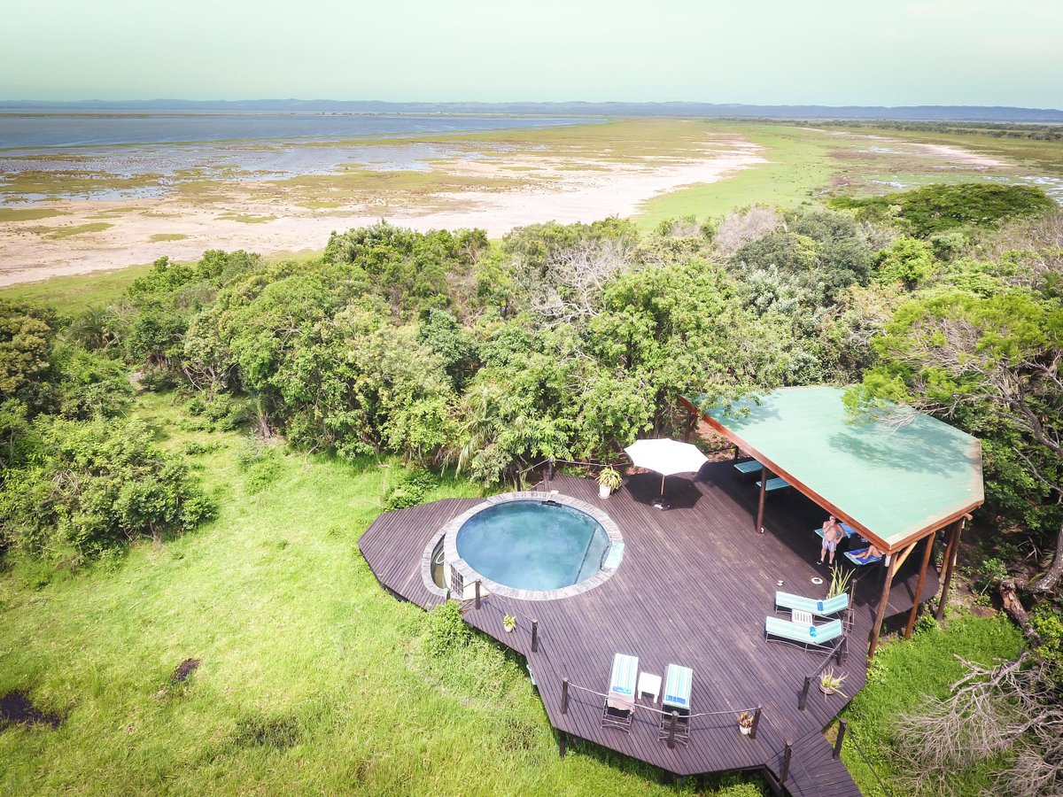 Makakatana's tweet photo. A beautiful visual of a unique 'Beach & Bush' combo.
#BeachAndBush #MakakatanaBayLodge #LuxurySafariLodge #FancyADip #Safari #Relax https://t.co/wFg54E84vm