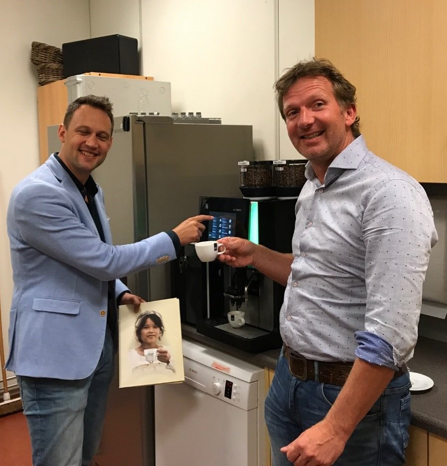 unitedeconomynl's tweet photo. ‘Circulair’ kopje koffie betaald in Uniteds!
 Sinds de zomer neemt @DiaboloICT ICT bij  @Peeze_Koffie de koffie per kopje af. https://t.co/ZCjC2QpKbN