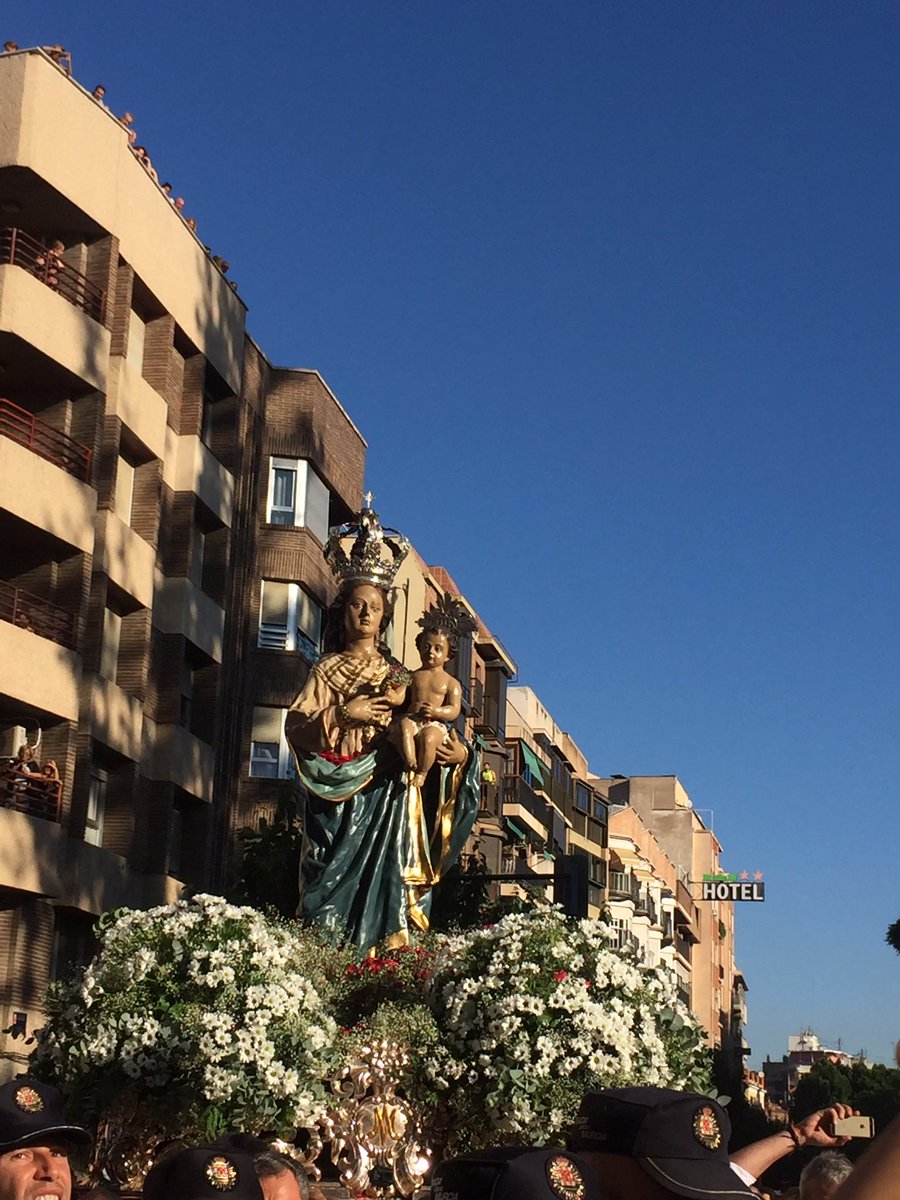 molinasolerm's tweet photo. Virgen de la Fuensanta y Virgen de los peligros #FiestasMurcia #Rocmeria #LaMorenica #QueVIVA https://t.co/SHgFRwASDE