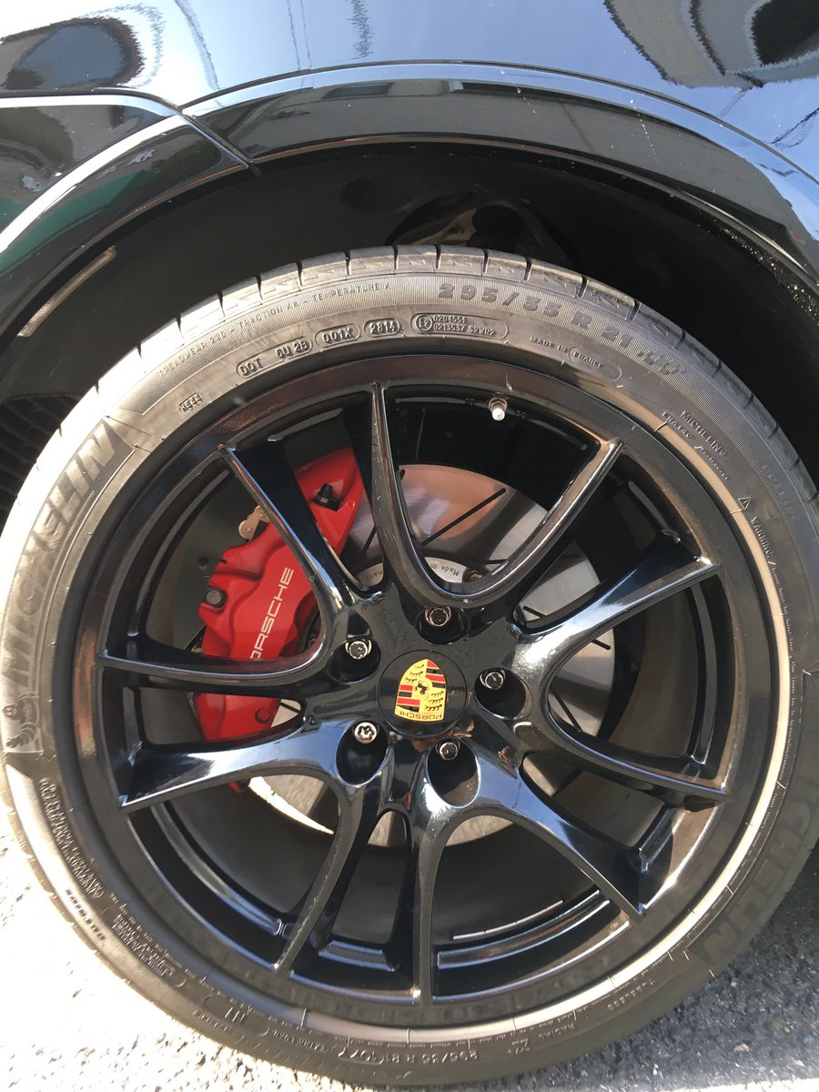 bmw335ienergy's tweet photo. 超希少
ポルシェ カイエンターボS売ります🤗

957型
2010年最終後期

V8 4800cc 550馬力
内装ブラック
約6万km
修復歴なし
左H
正規ディーラー車
ガレージ保管

最終後期のターボSはなかなか見つからないかと😂

よければ拡散お願いします
#カイエン https://t.co/b4QkxGk9jT