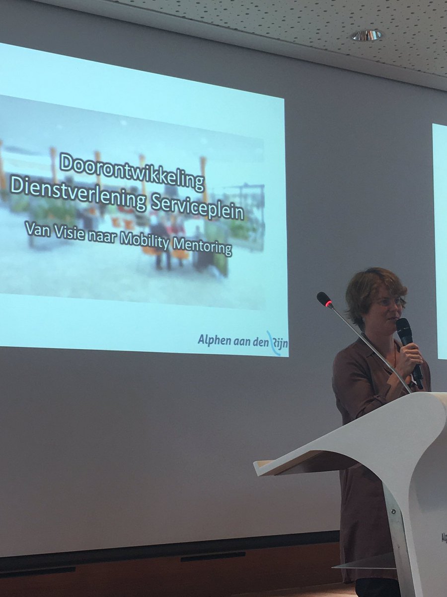 Mieke Martens geeft een toelichting op de manier waarop Alphen tot de pilot MM is gekomen.