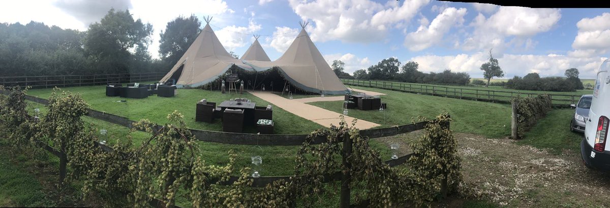 TheRustiques's tweet image. Had an awesome time at Heidi and Ed's wedding on the 26th August - amazing tipi too! Thanks alot! @TailoredEnts