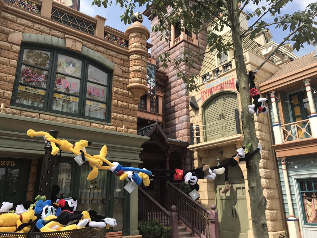 konbu_SHDL's tweet photo. このディスプレイ斬新過ぎるwww
#SHDL #上海ディズニー https://t.co/PgJQEyQ3NP