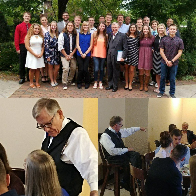 First Honors Dinner of the year! <a href="/gordongee/">E. Gordon Gee</a> @HonorsCollege <a href="/WVULINCOLNHALL/">Lincoln Hall</a>