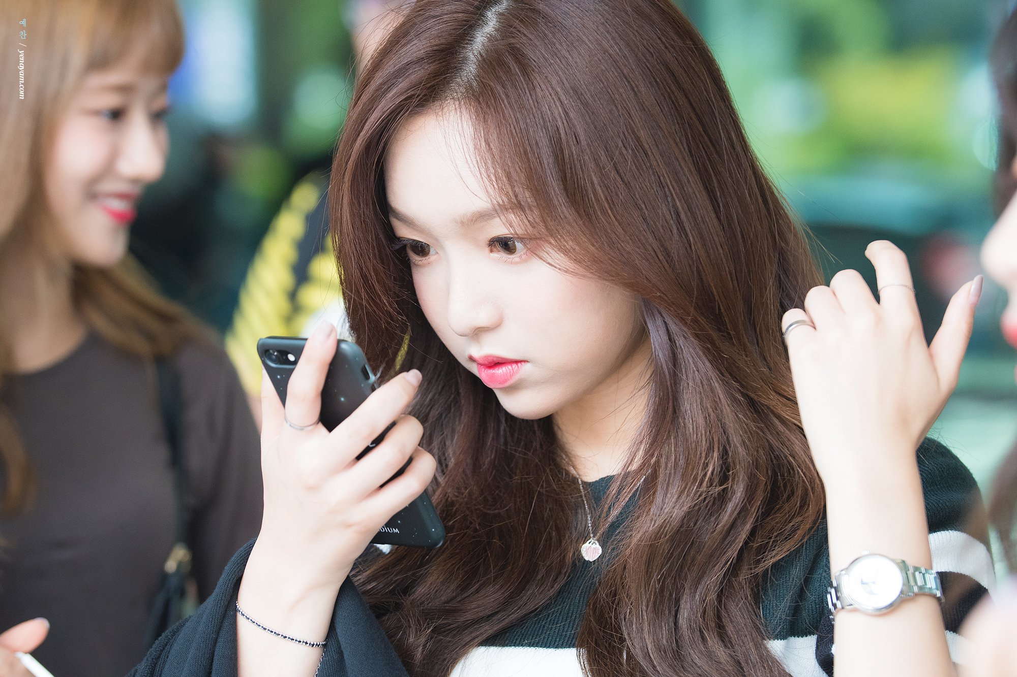 DJh6PyLVwAAFHki.jpg:orig