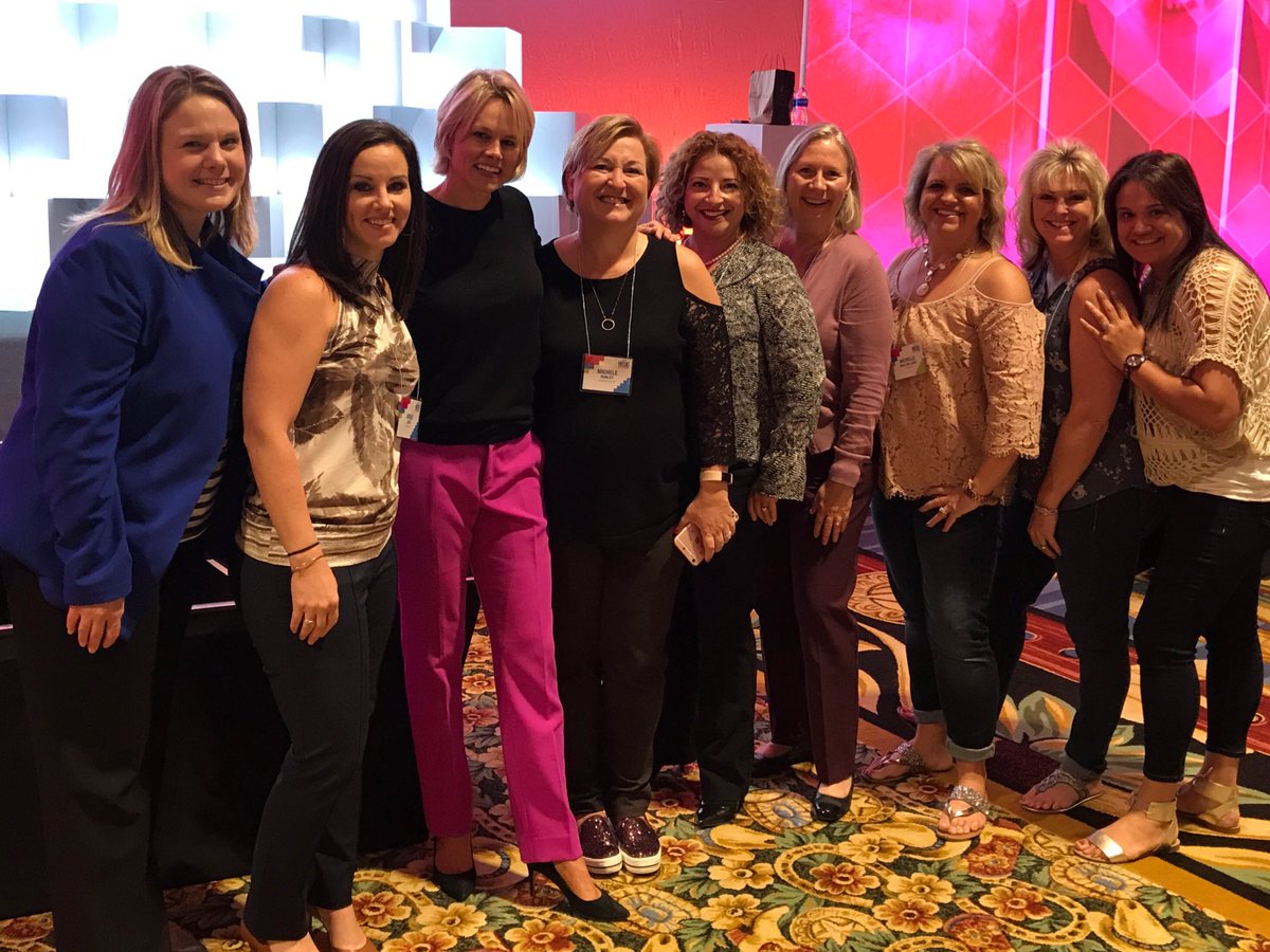 Oly1002's tweet photo. Hanging with Molly #NBOCDallas2017 @jessiejean19 @jkohler4 @AmFam_mhunley #D552 https://t.co/MsBgdF2wZ8