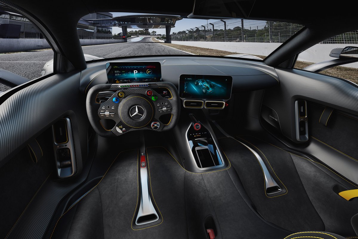 CarbonOctane's tweet photo. 1.6 turbocharged hybrid producing 936bhp #MercedesAMG Project ONE #hypercar. What do you think? #IAA17 #Mercedes #ProjectONE https://t.co/g5XrKE0n2K