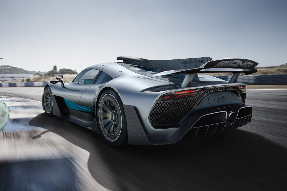 CarbonOctane's tweet photo. 1.6 turbocharged hybrid producing 936bhp #MercedesAMG Project ONE #hypercar. What do you think? #IAA17 #Mercedes #ProjectONE https://t.co/g5XrKE0n2K