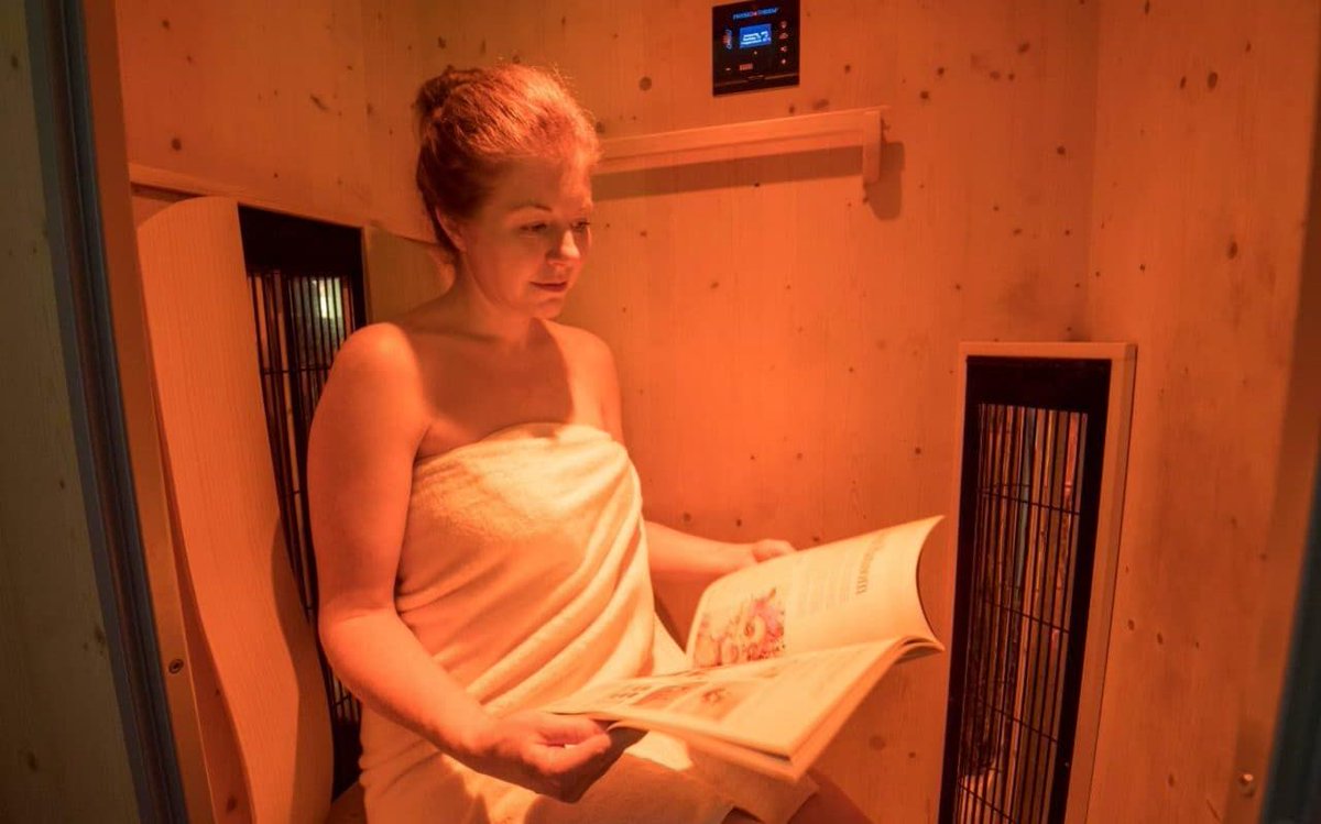 PRESS: VIVA's <a href="/DrRupert/">DrRupert</a> discussing the new craze of Infrared Saunas with The <a href="/Telegraph/">The Telegraph</a> --> buff.ly/2w0xY0d #Skincare #Aesthetics