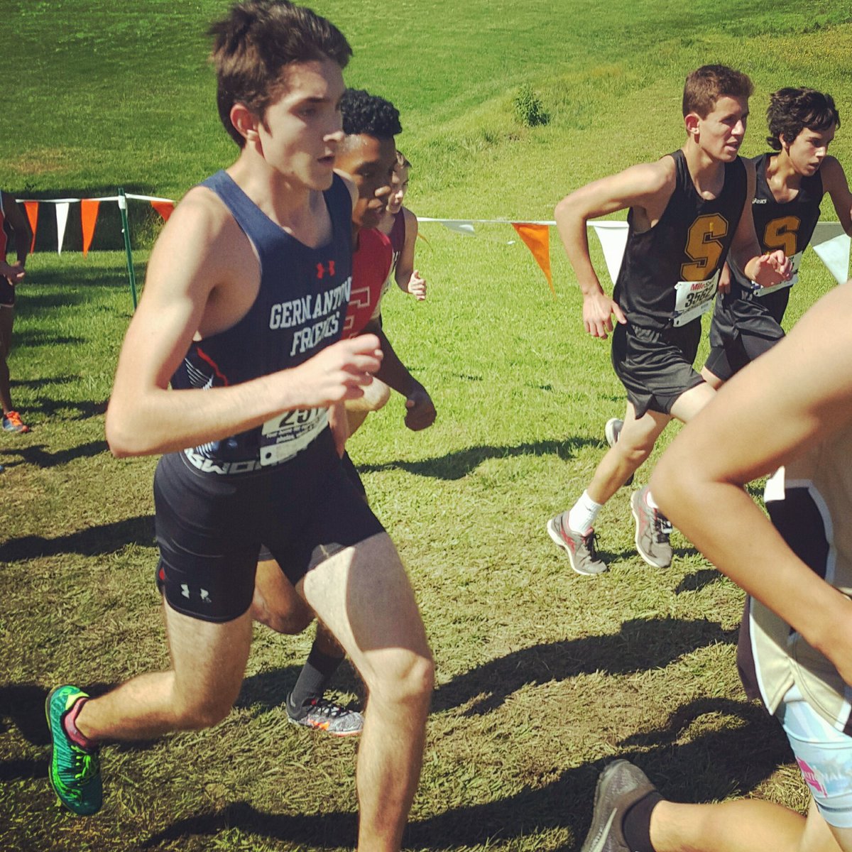 GFStrackXC's tweet image. Spike Up.
Come watch us duel against FCS and George School tonight at FCS at 4pm. Go 🐯 instagram.com/p/BY8OaPzgU2i/
