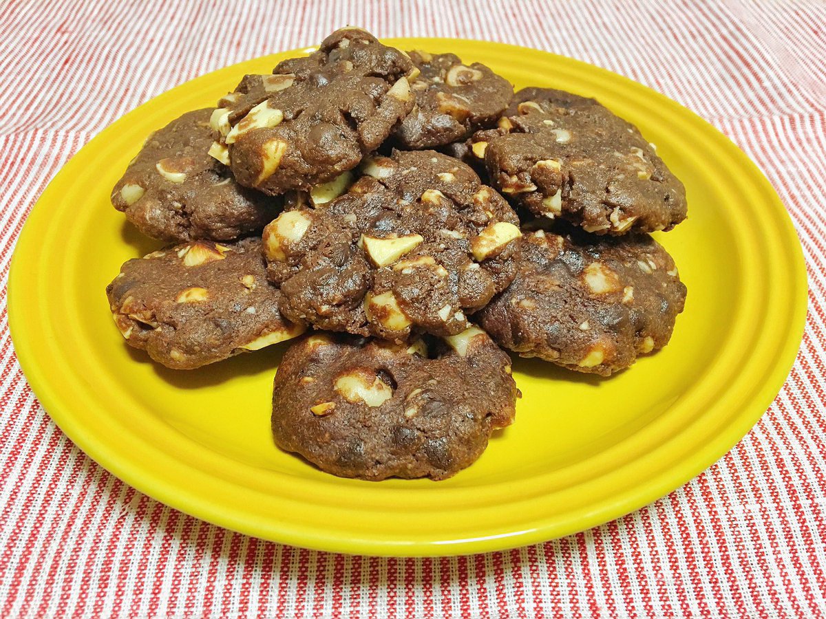 型不要！オーブン不要！ほぼチョコとナッツのざくざくクッキーのレシピをまとめました！

٩( OO )۶ …oO((チョコとナッツがぎっしり～！トースターによって火力が異なるので、焦げるようなら700ｗに下げ、長めに加熱してね！焼き… 